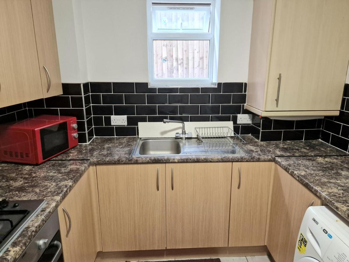 לונדון Mile End Budget Guesthouse מראה חיצוני תמונה