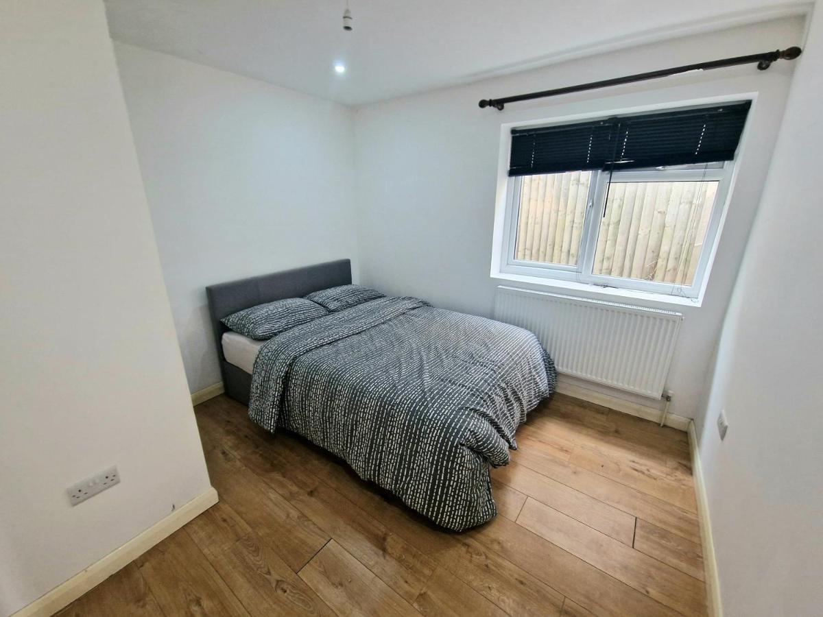 לונדון Mile End Budget Guesthouse מראה חיצוני תמונה