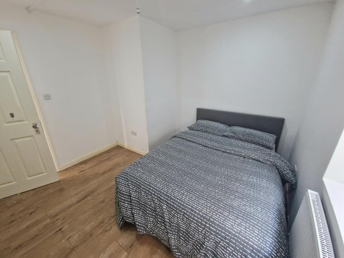 לונדון Mile End Budget Guesthouse מראה חיצוני תמונה