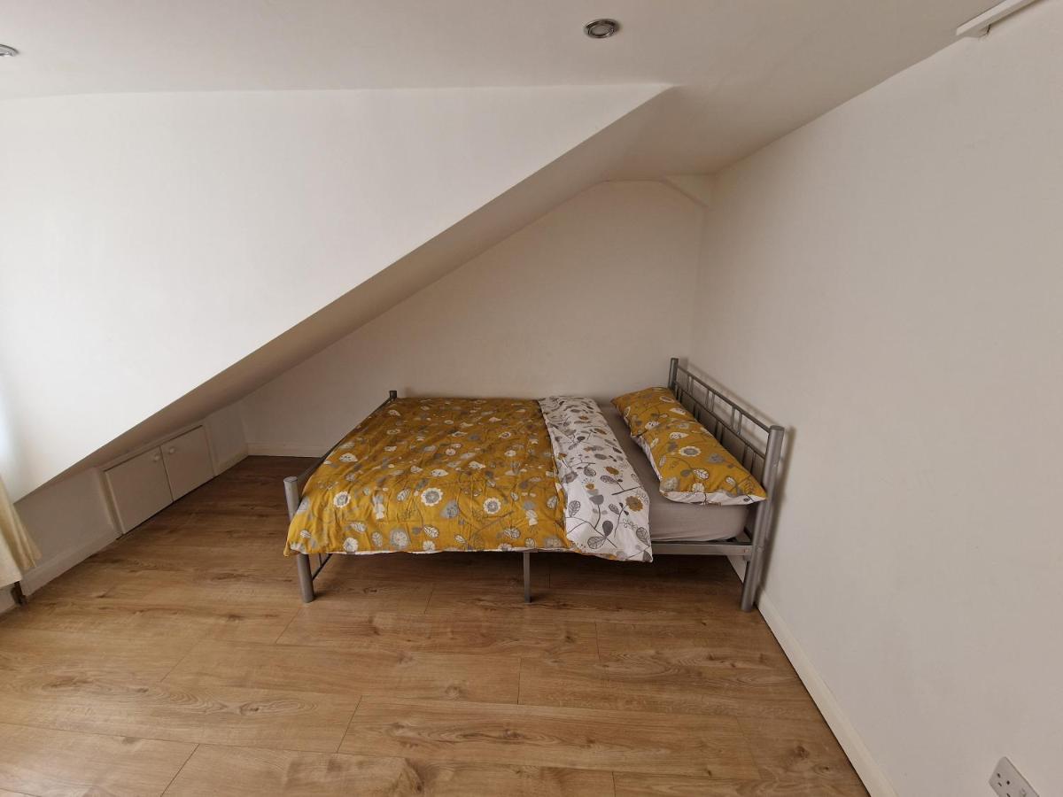 לונדון Mile End Budget Guesthouse מראה חיצוני תמונה